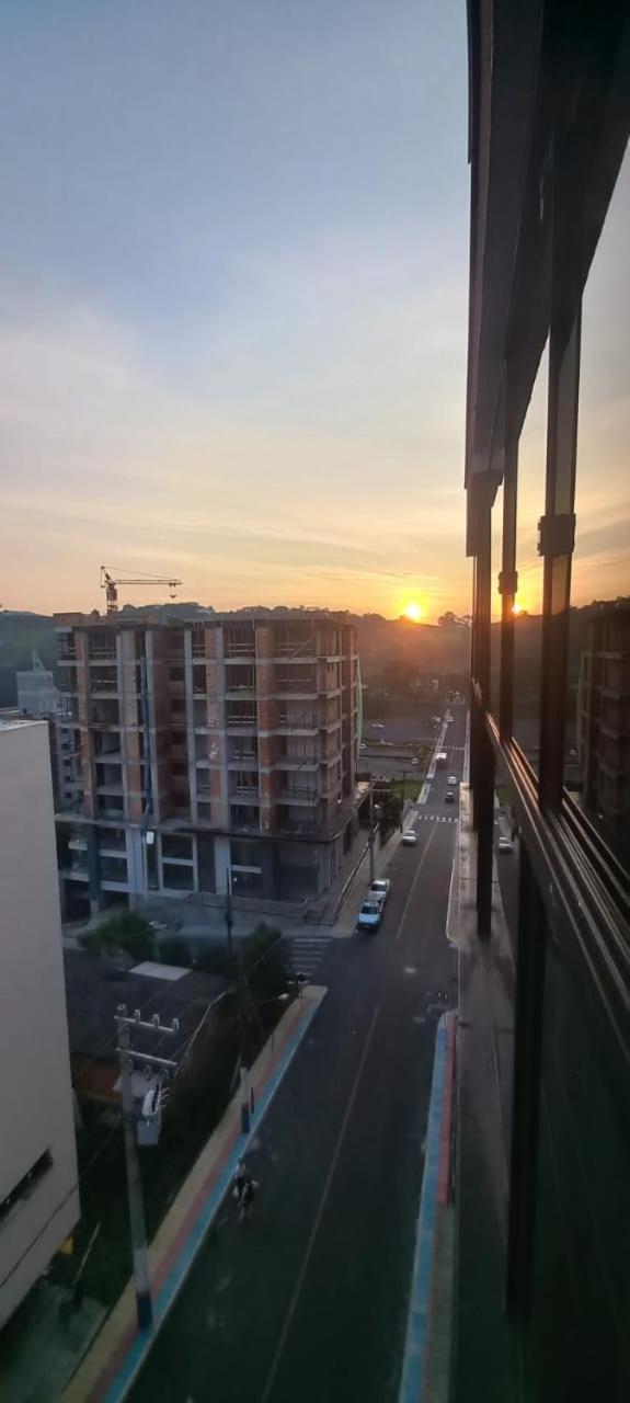 Apartamentos Ed London, Na Av Principal A Poucos Passos Das Termas Piratuba Dış mekan fotoğraf