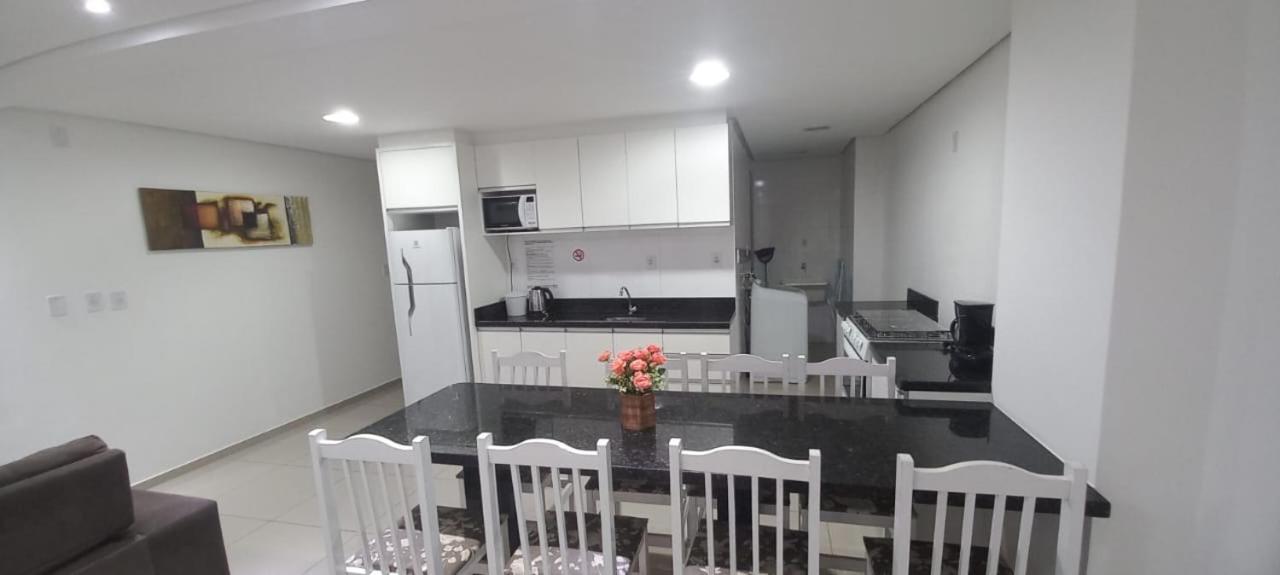 Apartamentos Ed London, Na Av Principal A Poucos Passos Das Termas Piratuba Dış mekan fotoğraf