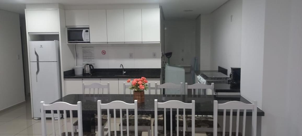 Apartamentos Ed London, Na Av Principal A Poucos Passos Das Termas Piratuba Dış mekan fotoğraf